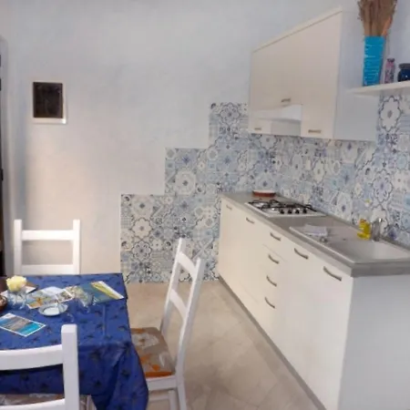 Studio-apartment In Der Naehe Des Zentrums Von 公寓 乌马格