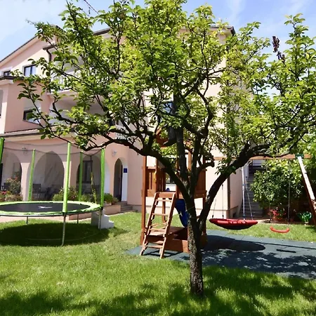 Studio-apartment In Der Naehe Des Zentrums Von Apartment Umag