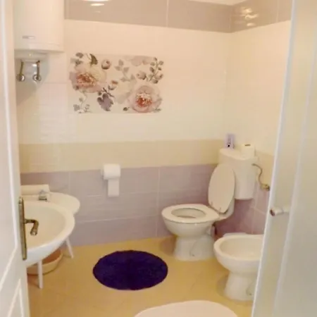Studio-apartment In Der Naehe Des Zentrums Von *