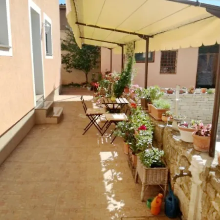 Studio-apartment In Der Naehe Des Zentrums Von Apartment Umag