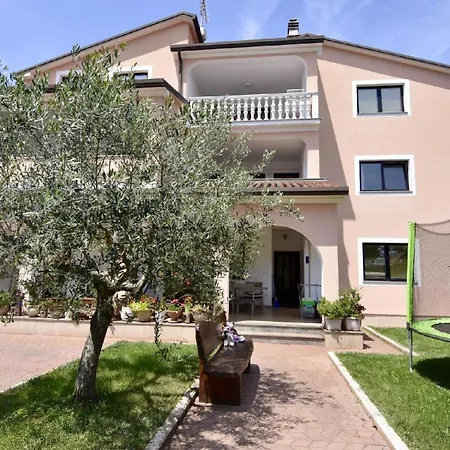 Apartment Studio-apartment In Der Naehe Des Zentrums Von Umag