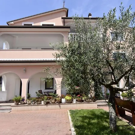 Apartment Studio-apartment In Der Naehe Des Zentrums Von Umag